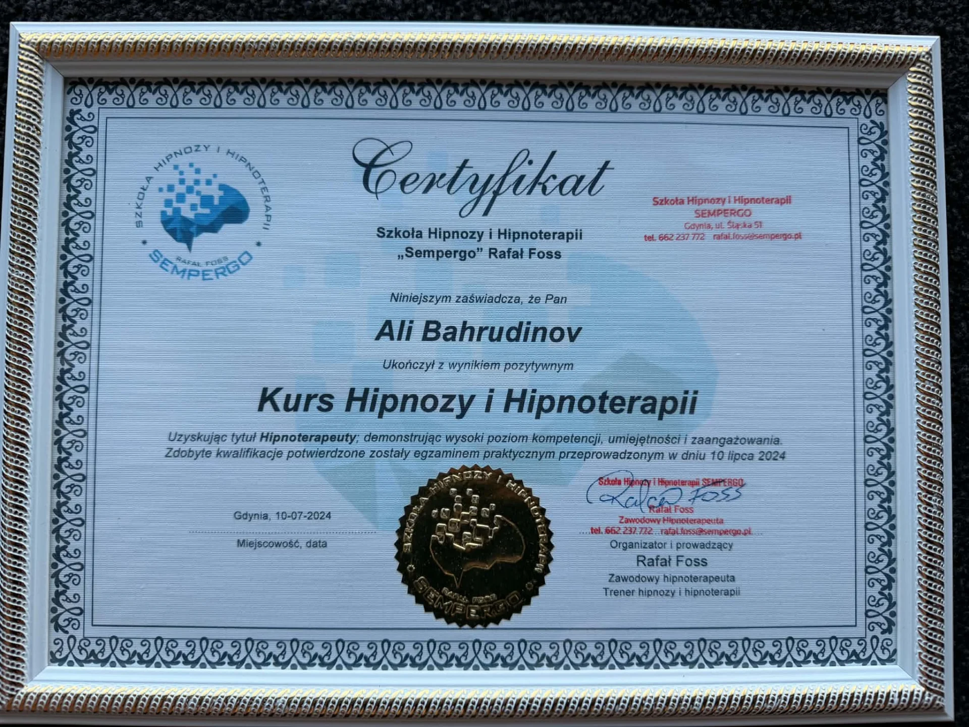 Dyplom Ali Bahrudinova — Kurs Hipnozy i Hipnoterapii